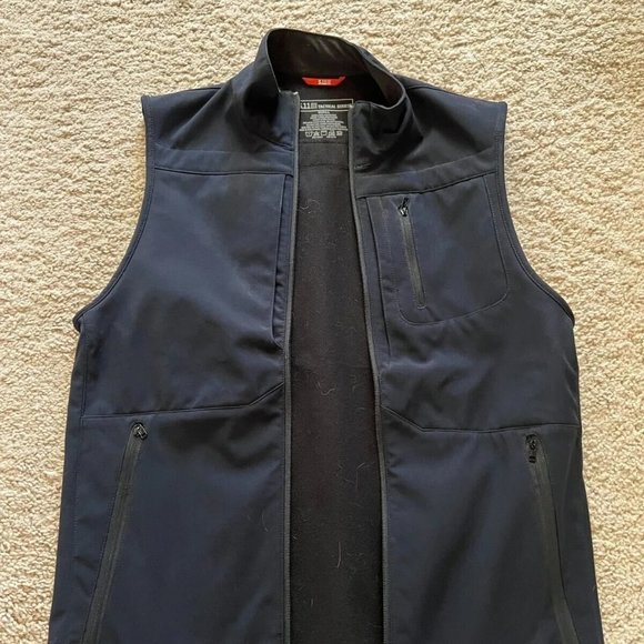 5.11 Tactical Covert Softshell EDC CCW Vest, Men's Small Navy - Picture 1 of 3